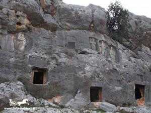 roma kaya mezarı